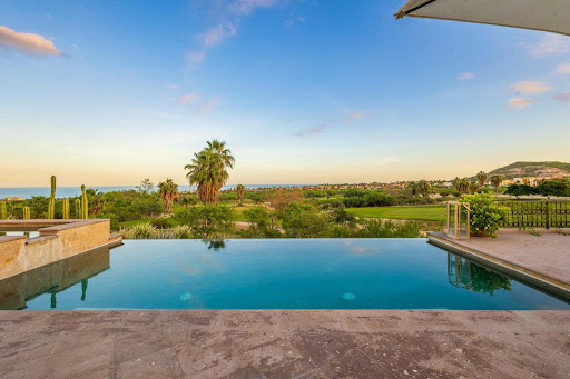 Villa with pool 5