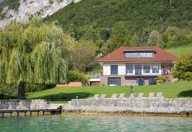 Villa en bord de mer avec jardin 2