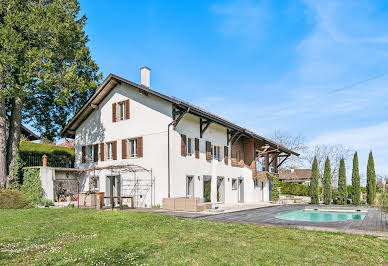 Maison avec jardin et terrasse 10