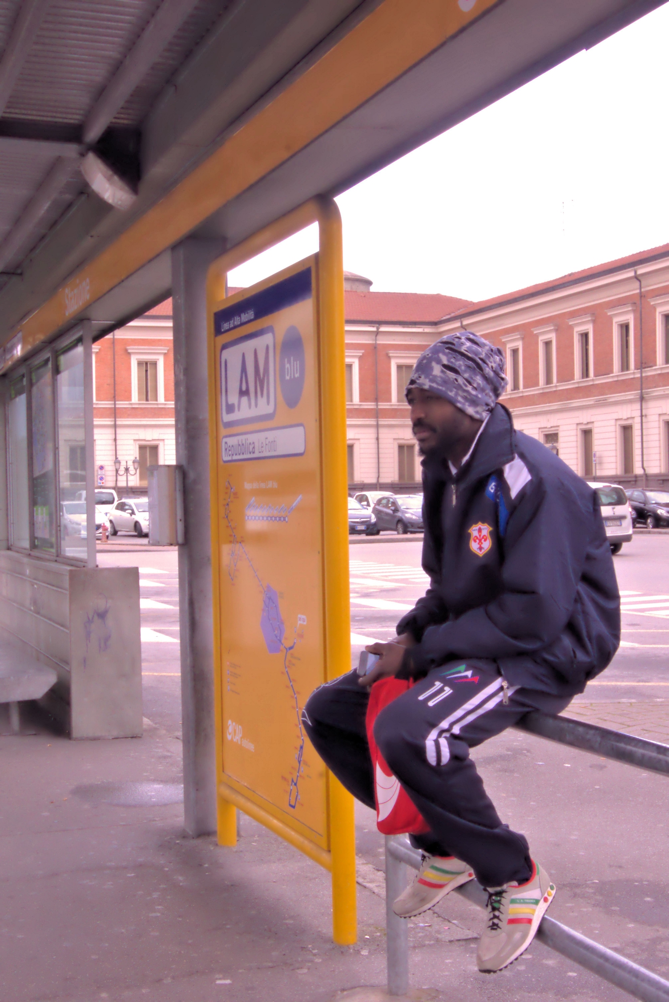 aspettando l' autobus di ruggeri alessandro