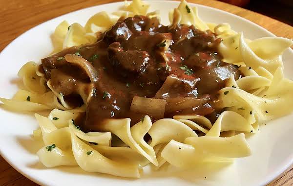 ~ Tender Beef & Gravy Over Buttered Noodles ~_image