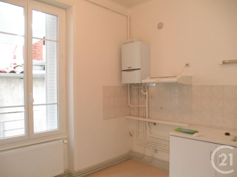 Location  appartement 2 pièces 38 m² à Aurillac (15000), 380 €