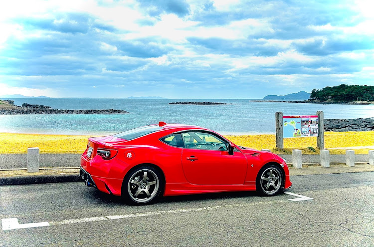 86のいいね&フォローよろしくお願いします。・８６・海と愛車・2月もよろしくお願いします・曇りに関するカスタム事例の投稿画像1枚目