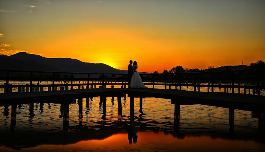 Wedding photographer Alex Vîlceanu (alexandruvilcea). Photo of 1 November 2018