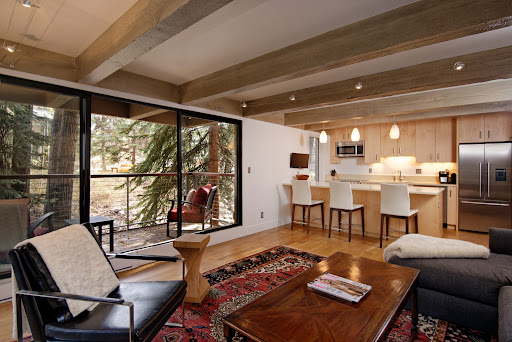 Apartment with pool 2