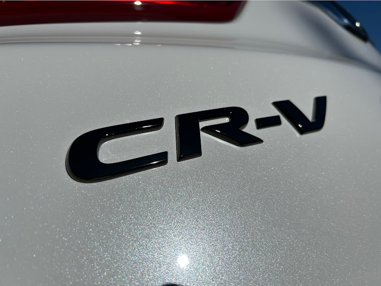CR-Vのモデューロ・ブラックエンブレム・サイドステップガーニッシュ・純正ホイール流用・ドアバイザー無し派に関するカスタム事例の投稿画像4枚目