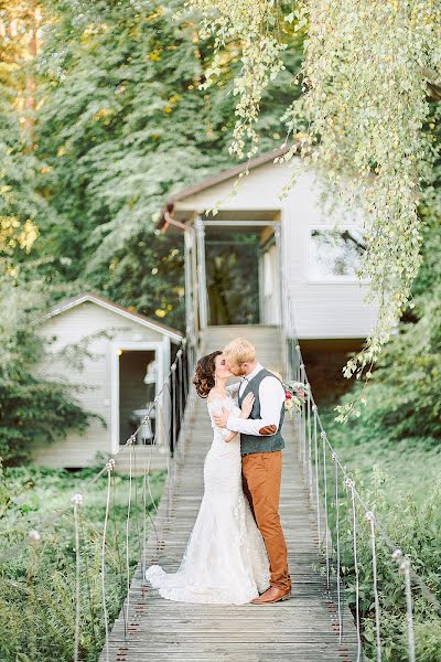 Fotógrafo de casamento Pavel Mikhaylov (jelapa69). Foto de 29 de agosto 2016