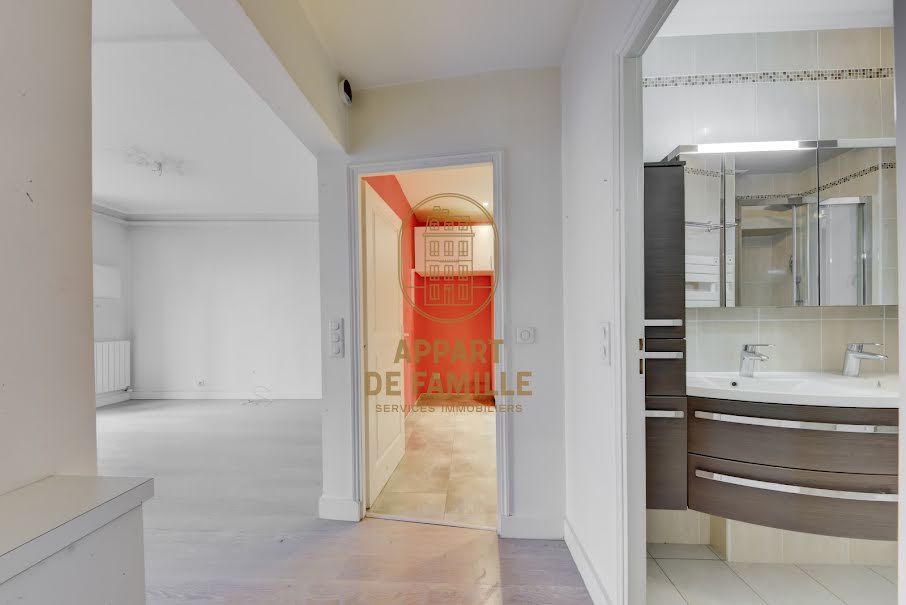 Vente appartement 5 pièces 102 m² à Paris 18ème (75018), 1 040 000 €