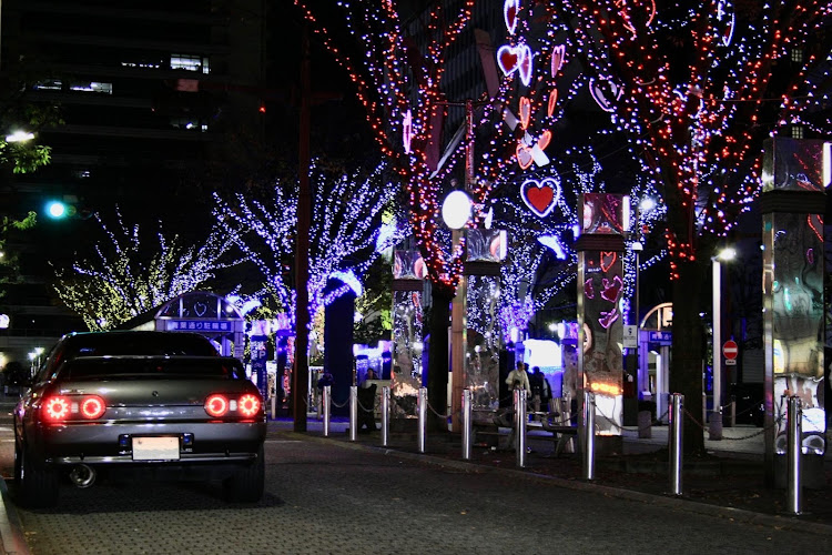 スカイライン GT-Rの青葉シンボルロード・イルミネーション・バックシャンな愛車に関するカスタム事例の投稿画像1枚目