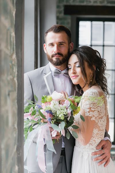 Fotógrafo de casamento Elvira Dubinina (astor). Foto de 27 de abril 2016