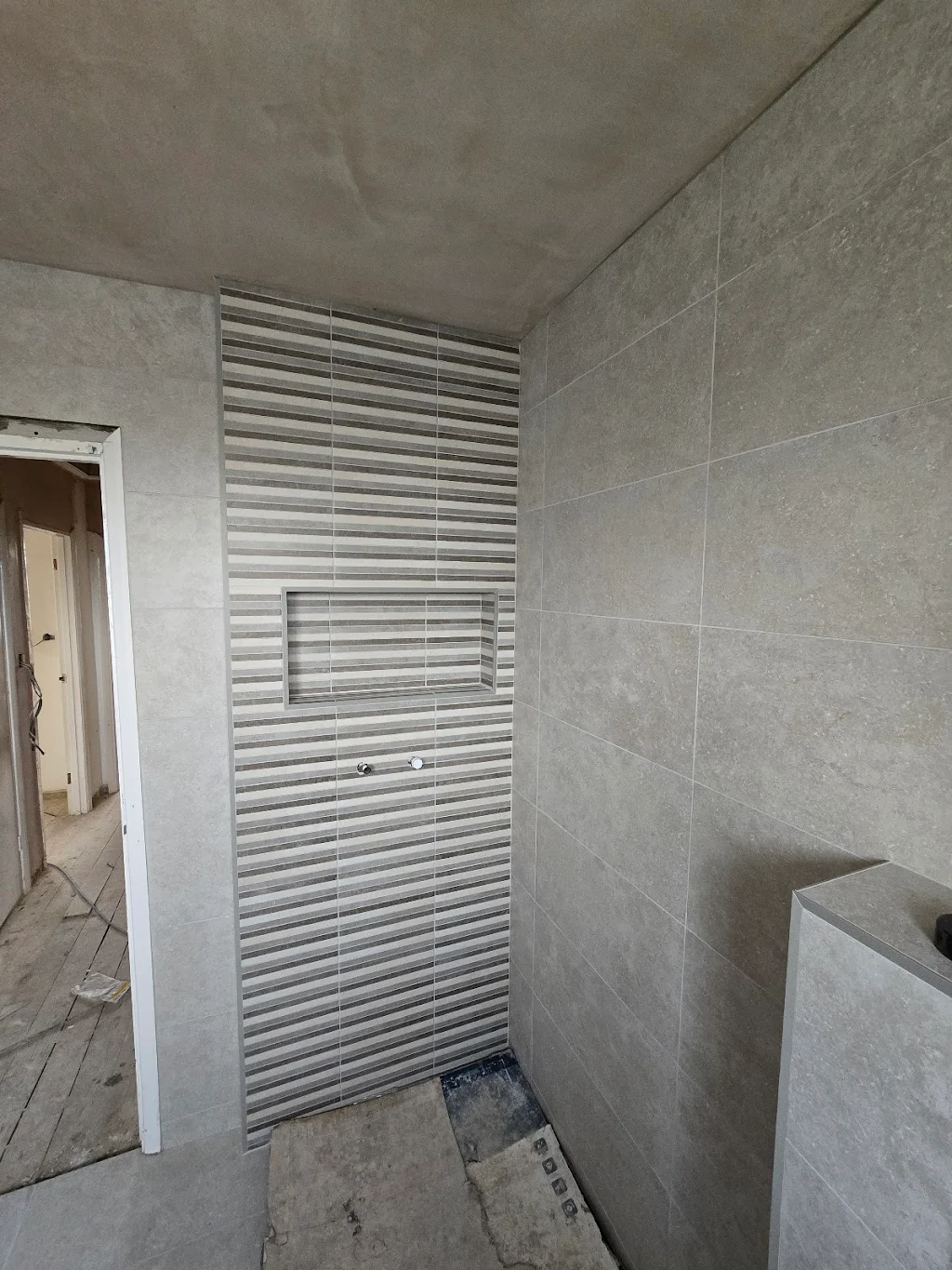 Album cover: Bathroom with mosaic tiles