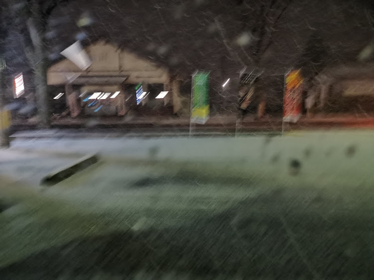 カローラルミオンの雪道は気をつけましょうに関するカスタム事例の投稿画像3枚目