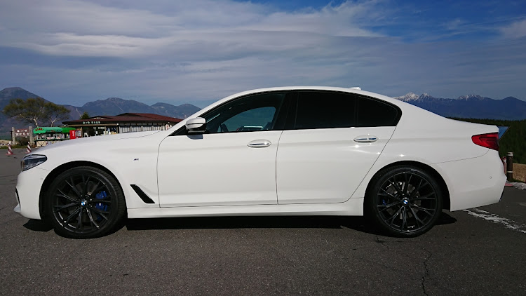 5シリーズ セダンの車高調整・ダウンサス・H&R・AC SCHNITZER・ACシュニッツァーに関するカスタム事例の投稿画像1枚目