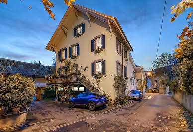 House with garden and terrace 2