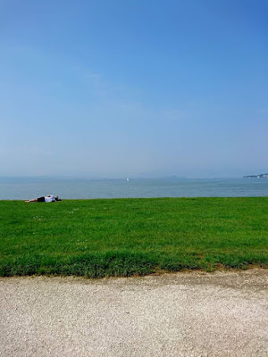 Sonnellino in riva al lago di stefania_fiora