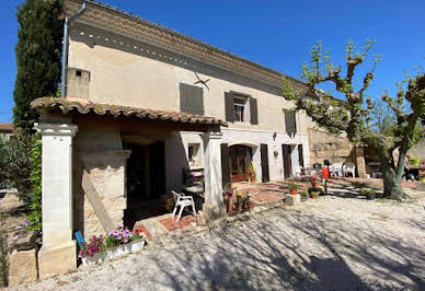 Maison avec piscine et terrasse 12