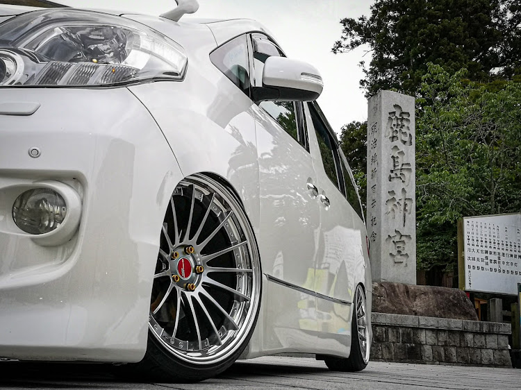 アルファードのTEAM Excitación・😈悪巧😈に関するカスタム事例の投稿画像3枚目