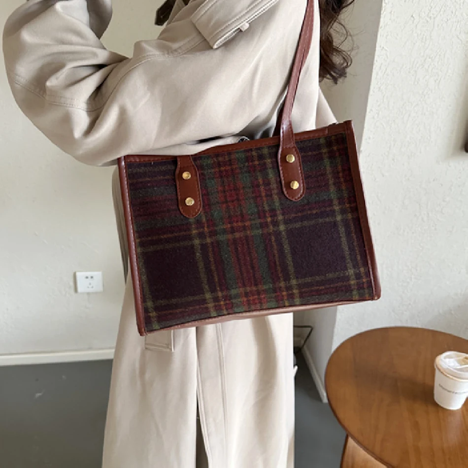 Sac à bandoulière Advanced Texture Minority Fashion. Élégant, pratique et stylé. Parfait pour un usage quotidien et pour compléter toutes vos tenues.