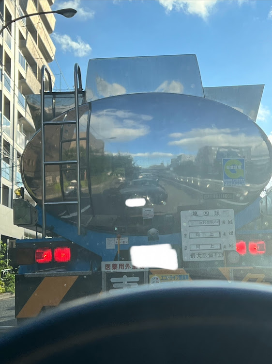 5シリーズ セダンのズボラ洗車・M5仕様だったらしいよに関するカスタム事例の投稿画像1枚目