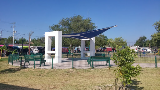 Estructura Modernista De La Plaza Restaurada