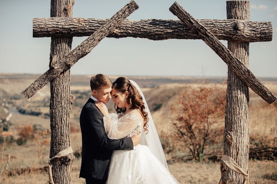 Fotógrafo de casamento Artem Apparatov (apparatov). Foto de 19 de novembro 2019