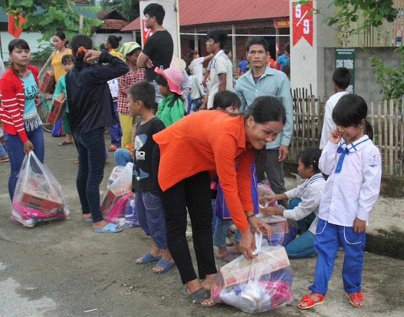 Niềm vui của phụ huynh và học sinh