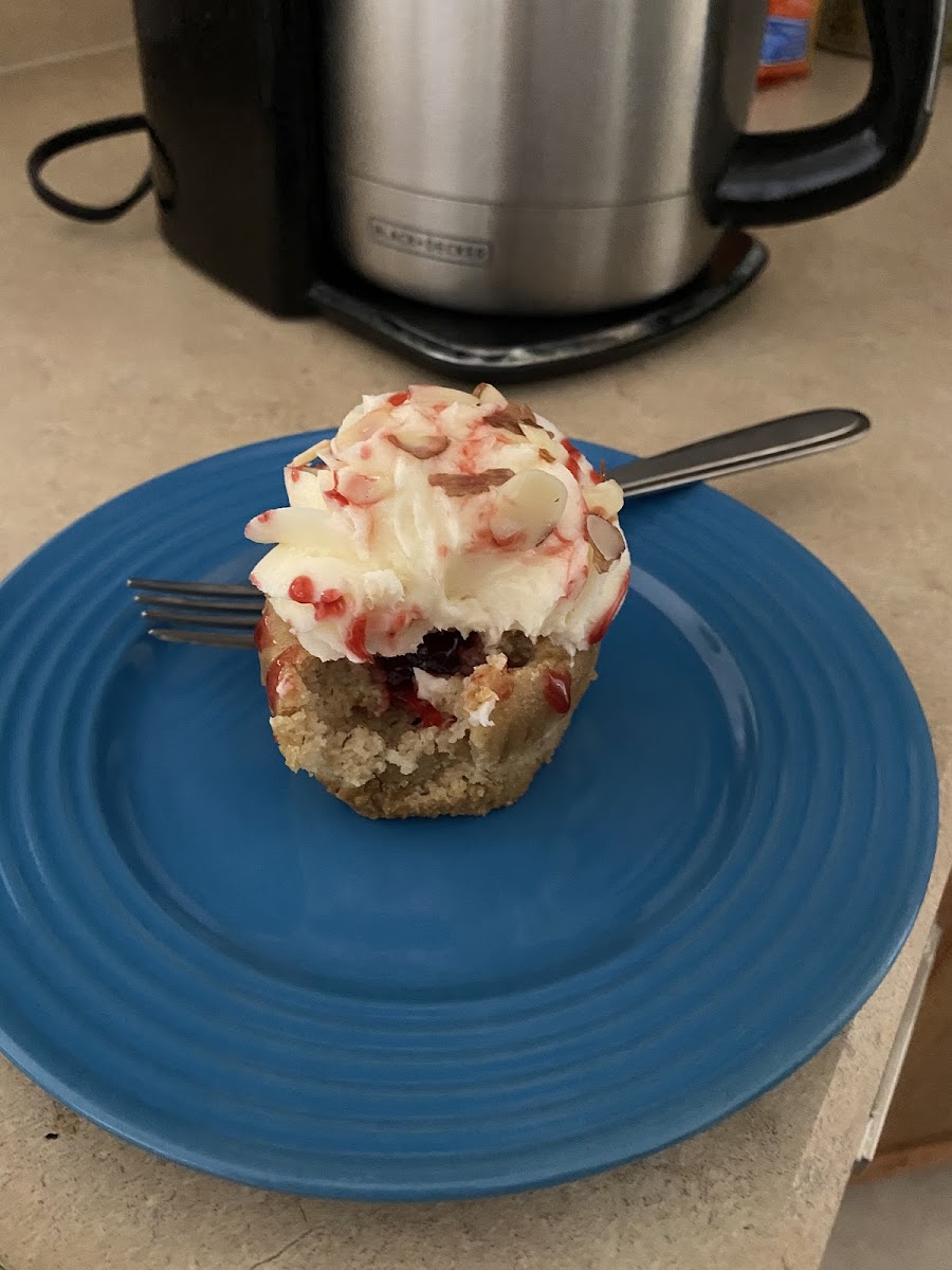 Rasberry almond gf cupcake