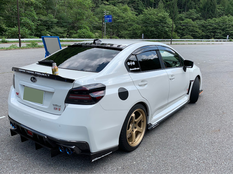 WRX S4の天気も良くに関するカスタム事例の投稿画像8枚目