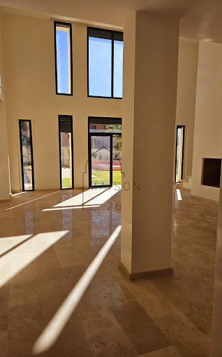 Maison avec piscine et jardin 4