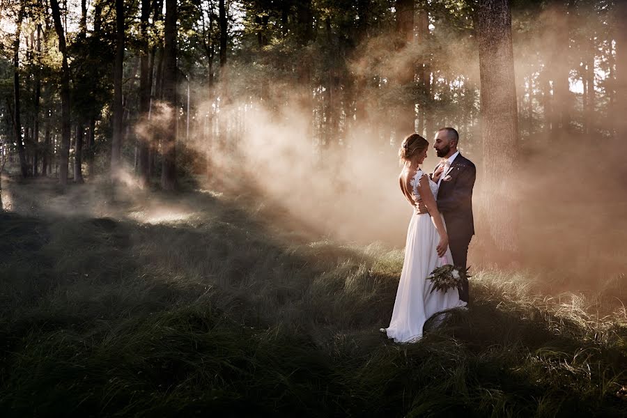 Fotografer pernikahan Zdeněk Hás (zdenekhas). Foto tanggal 2 Februari 2023