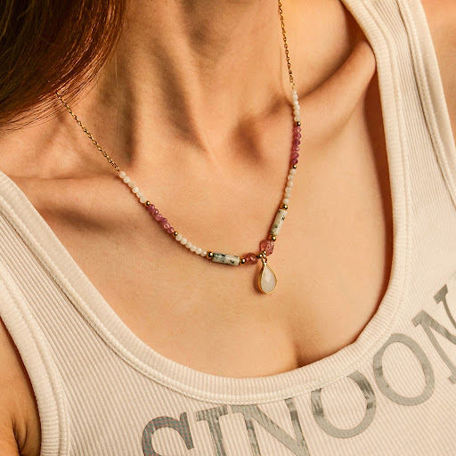 Title 1, Sweet Cool Hot Girl clavicle chain necklace wit...