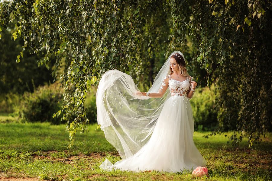 Fotografo di matrimoni Yuliya Kuzmina (yuliyakuzmina). Foto del 22 maggio 2019