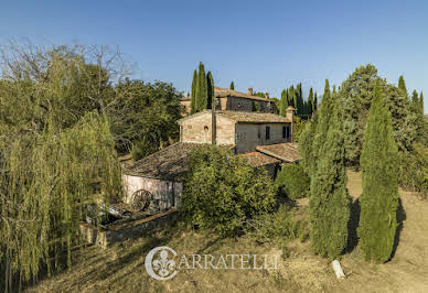 Farmhouse with outbuildings and garden 5