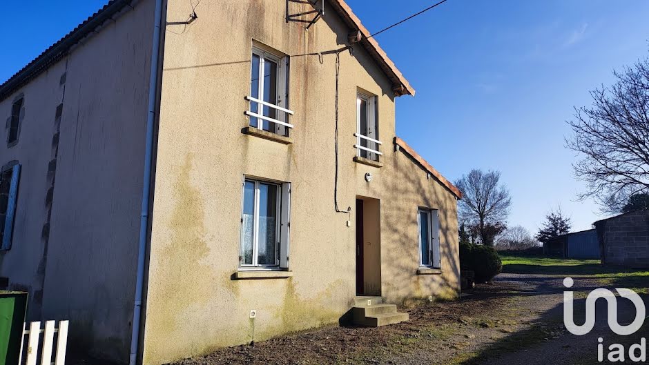 Vente maison 5 pièces 96 m² à Clesse (79350), 97 500 €