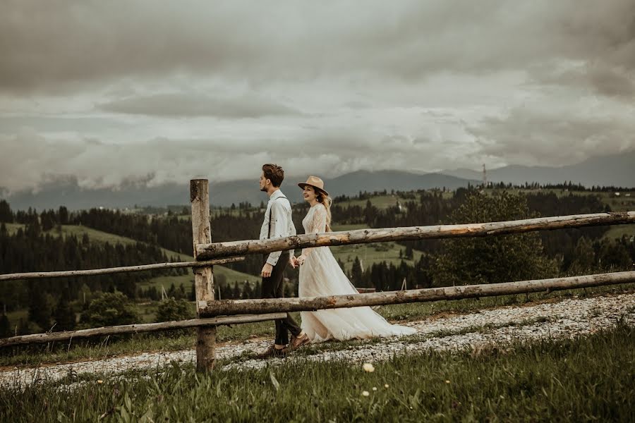 Fotografo di matrimoni Julia Bond (juliabond). Foto del 13 settembre 2020