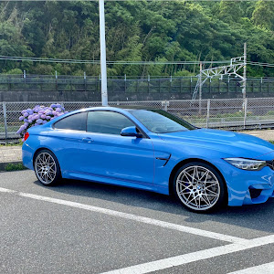 M4 クーペ F82