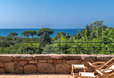 Villa avec piscine en bord de mer 5