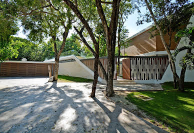 House with garden and terrace 14