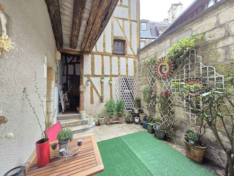 Vente maison 8 pièces 209 m² à Bourges (18000), 296 000 €