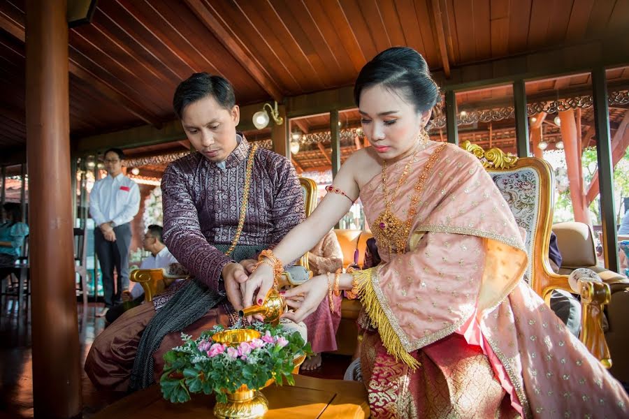 Fotografo di matrimoni Nattawut Kojchapoom (cmanproduction). Foto del 8 settembre 2020