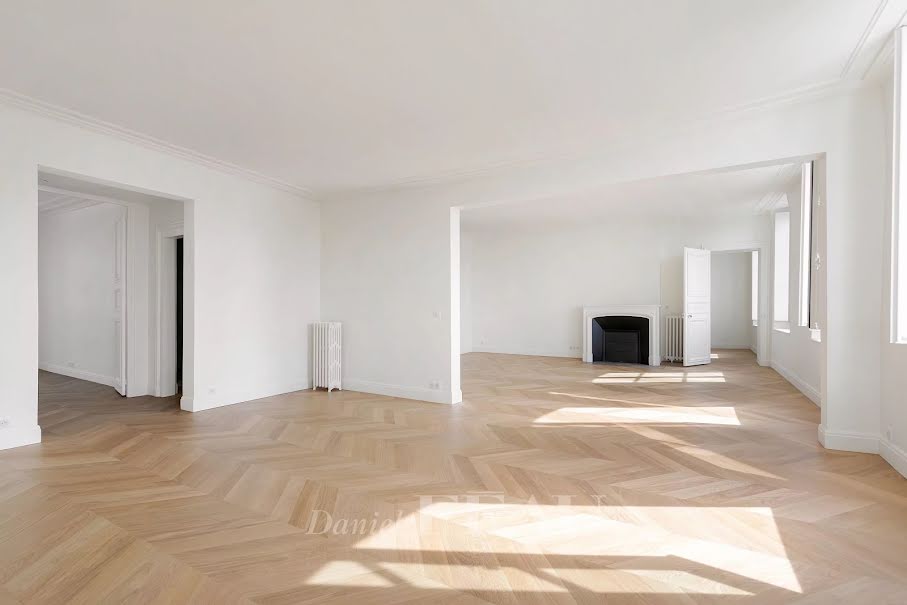 Location  appartement 6 pièces 178.59 m² à Paris 7ème (75007), 8 200 €