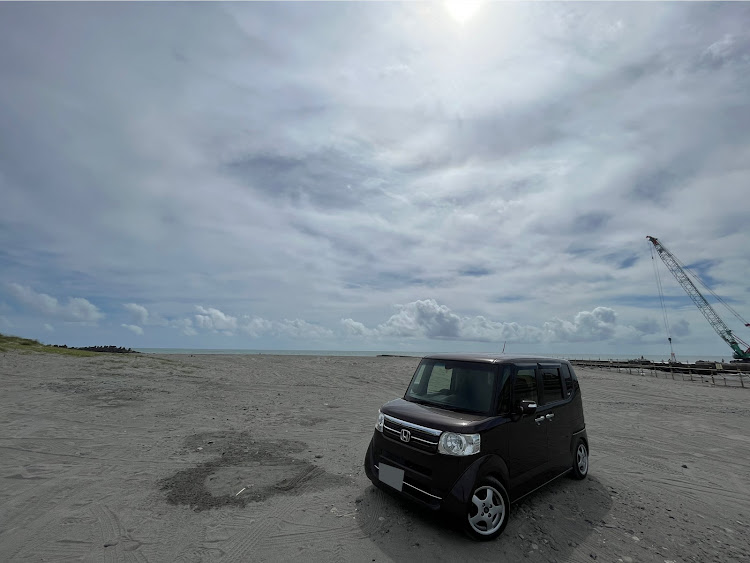 Nボックスの海と愛車・海ドライブ・くもり空に関するカスタム事例の投稿画像2枚目