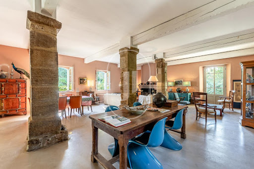 Maison avec piscine et jardin 3