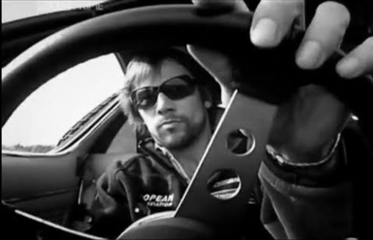 AZ-1のシルエット撮影・トンネル撮影・スーパーカー・自作PV・ドローン撮影に関するカスタム事例の投稿画像2枚目