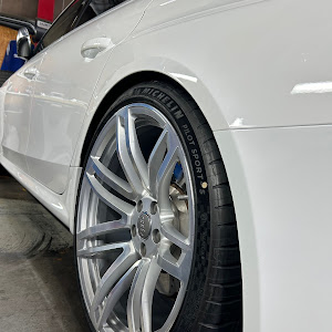 RS4 アバント B8