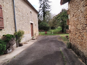 maison à Javerlhac-et-la-Chapelle-Saint-Robert (24)