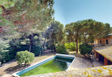 Villa with pool and terrace 15