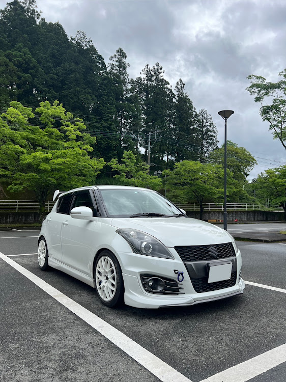 スイフトスポーツの5月もよろしくお願いします・スイスポ・zc32s・SUZUKI・ゴールデンウィークに関するカスタム事例の投稿画像1枚目