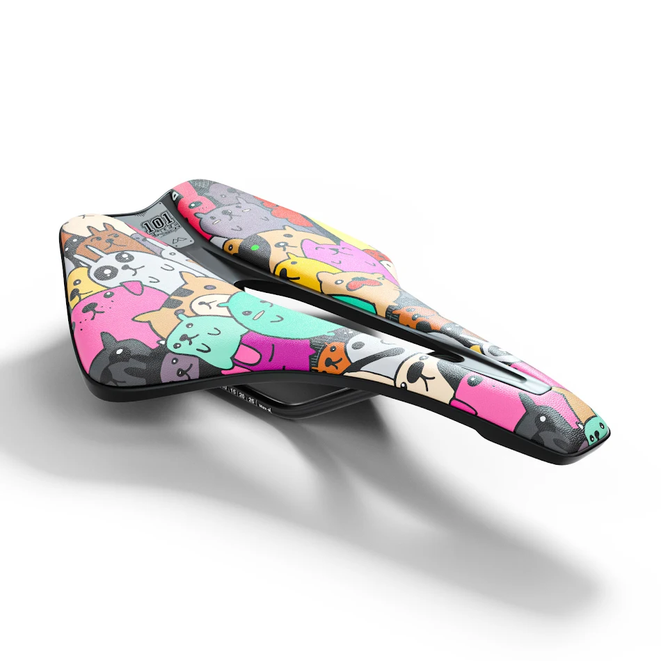 Ultralicht fietszadel met comfortabele, holle EVA-vulling voor optimaal zitcomfort. Geniet van elke fietstocht, lichtgewicht en ondersteunend.