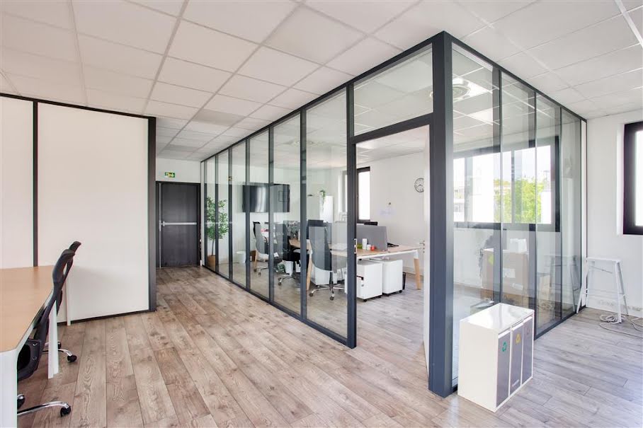 Location  locaux professionnels  154 m² à Saint-Cloud (92210), 3 665 €